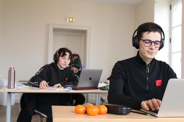 Couloirs et espaces communs du campus